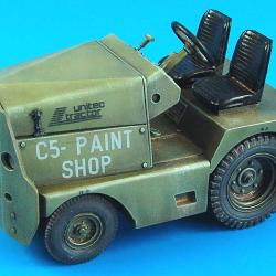 United tractor GC-340/SM340 tow tractor (basic) USAF/US ARMY