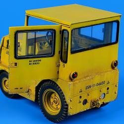 UNITED TRACTOR GC340/SM-340 US NAVY/DLA (with cab)